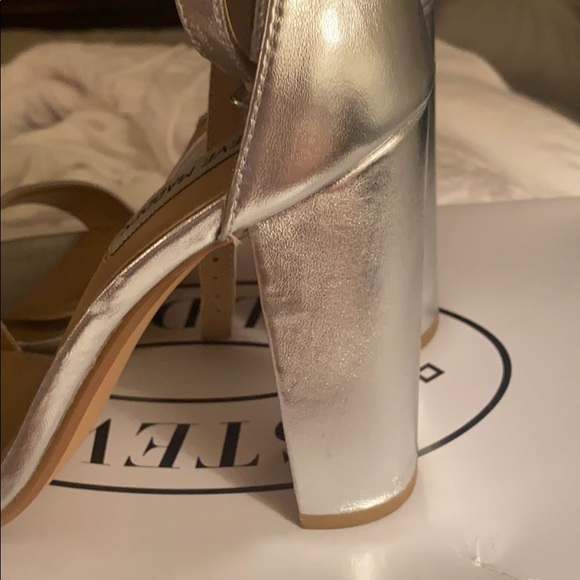 Carson silver block heel Steve Madden shoe - Picture 3 of 6